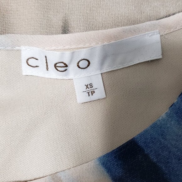 Cleo Floral Print 3/4 Butterfly Sleeve Blouse - Picture 7 of 10